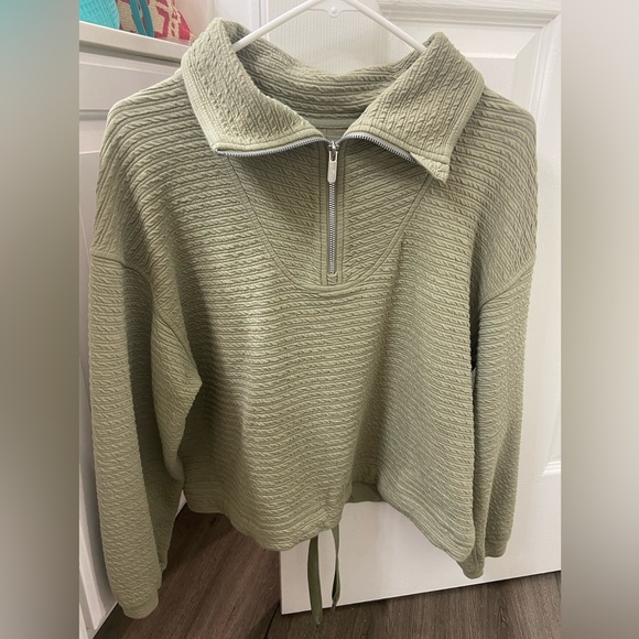 Lululemon Textured 1/2 Zip Pullover - Rosemary Geen - Picture 3 of 6